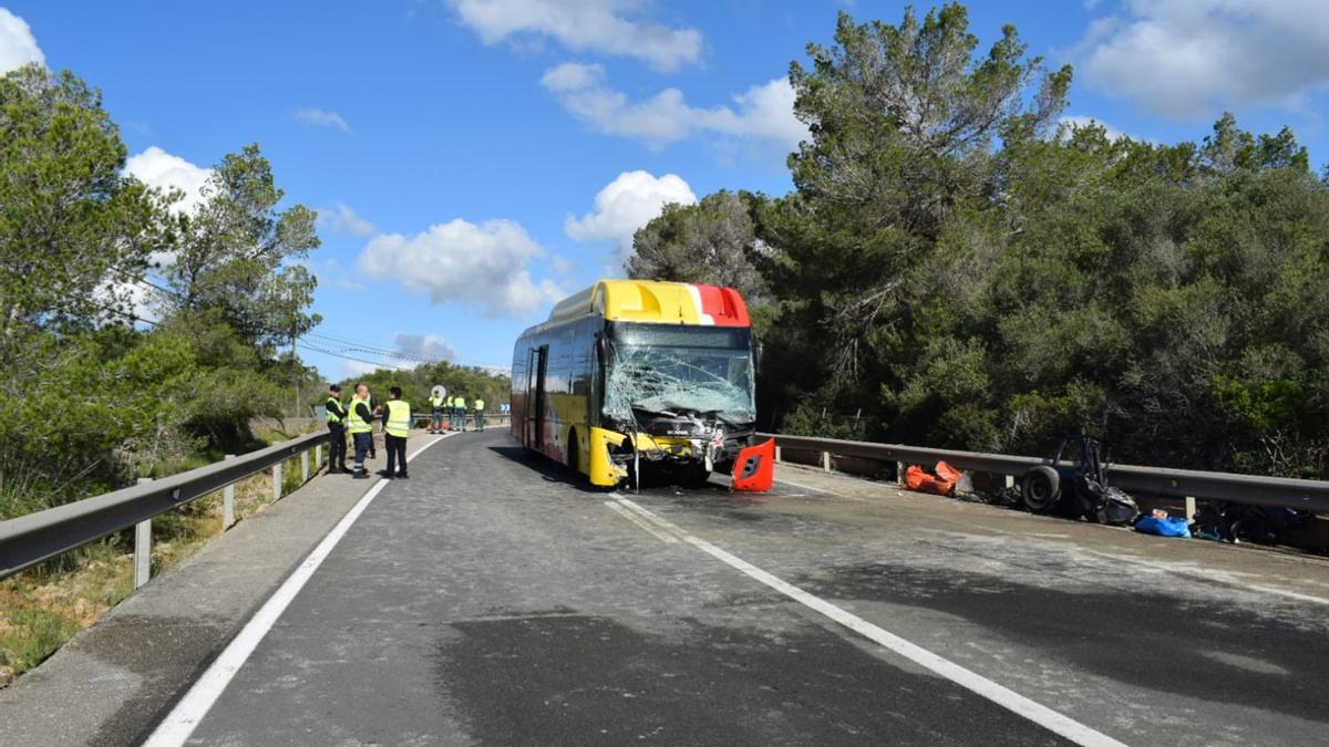 Un muerto y ocho heridos al chocar un autobús y un coche entre Felanitx y Portocolom