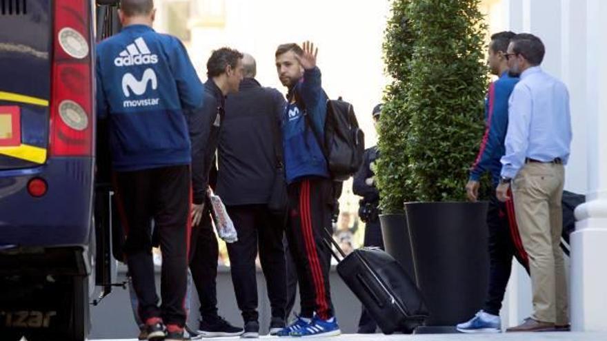 Jordi Alba, instantes antes del viaje del equipo nacional hacia San Petersburgo.