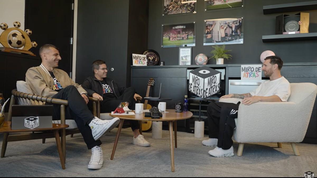 Lionel Messi en el pódcast "Miro de Atrás" con Nahuel Guzmán y Gonzalo Iglesias.