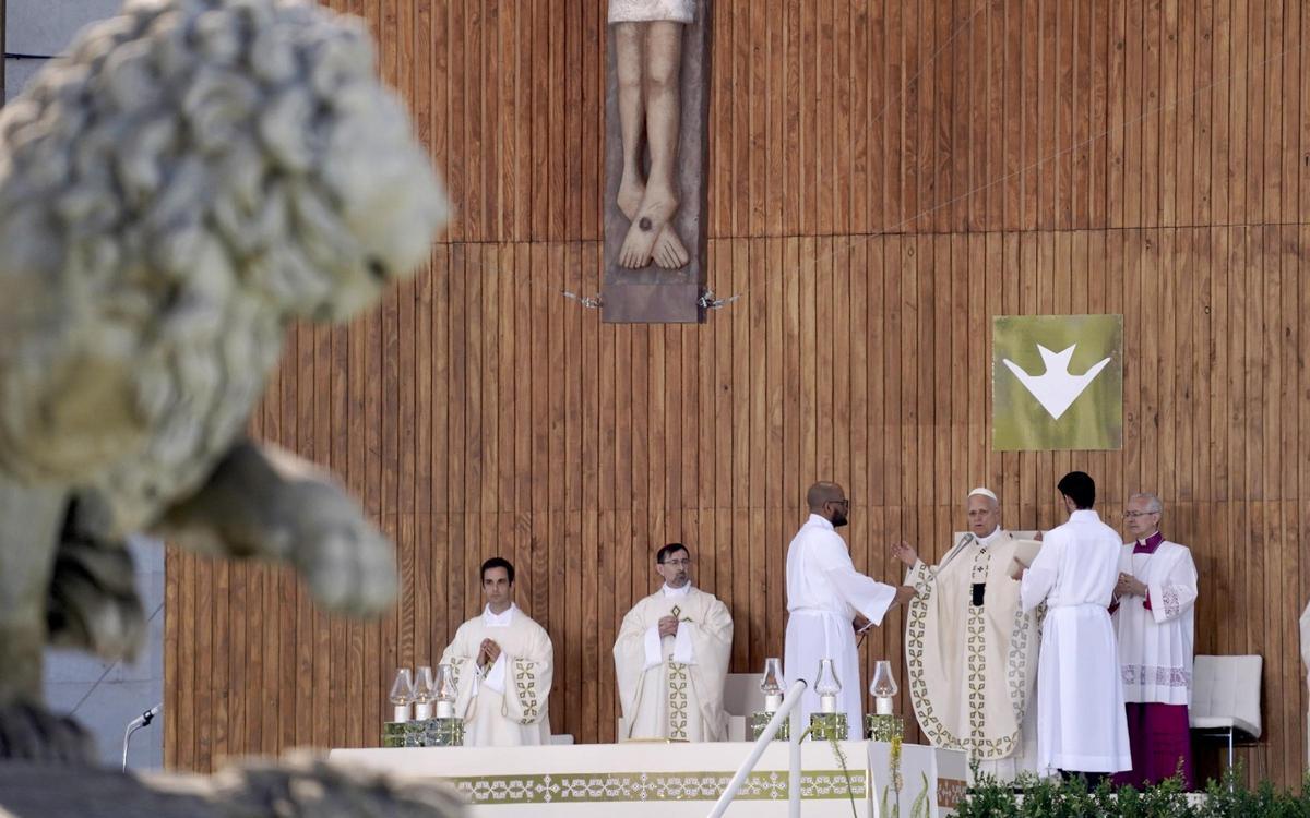 El Papa, en el altar de 600 metros cuadrados.