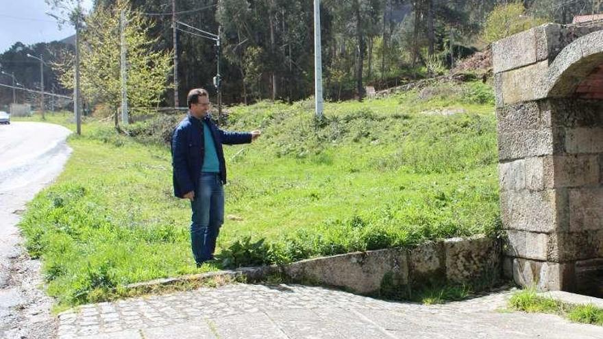 La parcela de A Rega, en Belesar, donde se habilitará el nuevo parque.