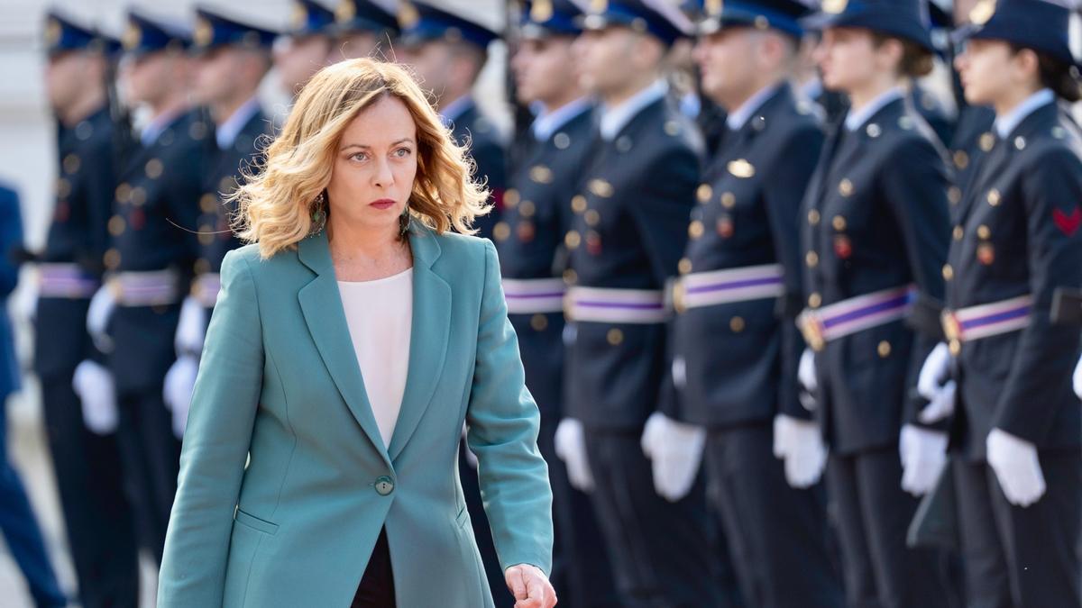 Meloni aprueba un decreto para intentar blindar sus centros de inmigrantes en Albania
