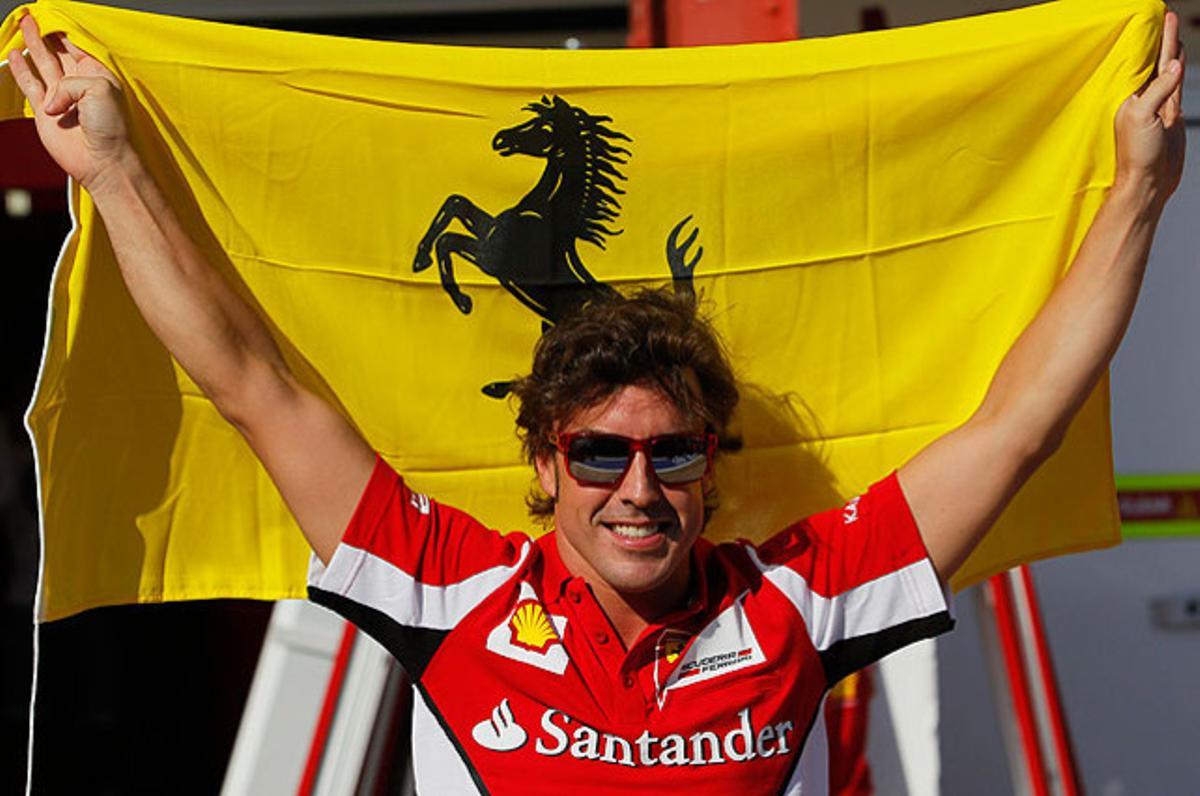 El pilot espanyol de Ferrari, Fernando Alonso, celebra la seva victòria al Gran Premi d’Europa de F-1 disputat a València.