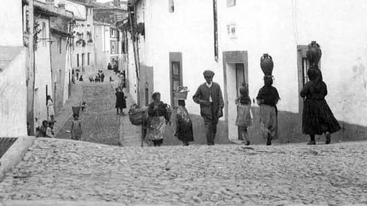 Calle Calleros de Cáceres en el pasado.