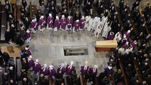 El bisbe de Girona, enterrat a la catedral després d’una missa fúnebre