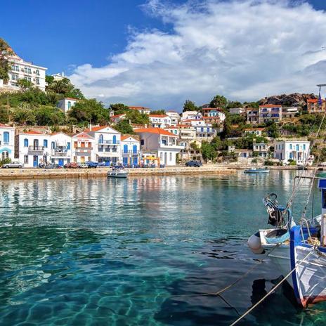 Aguas termales, historia antigua y un invierno amable: los tesoros de la isla de Icaria