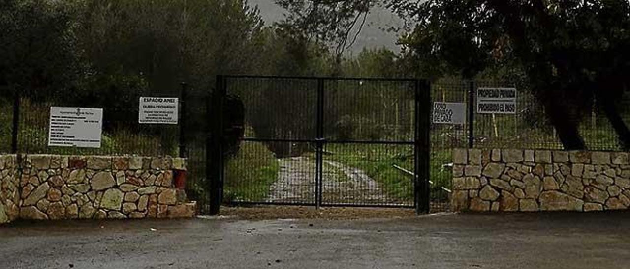 La barrera del camino de Puigpunyent se ha reabierto.