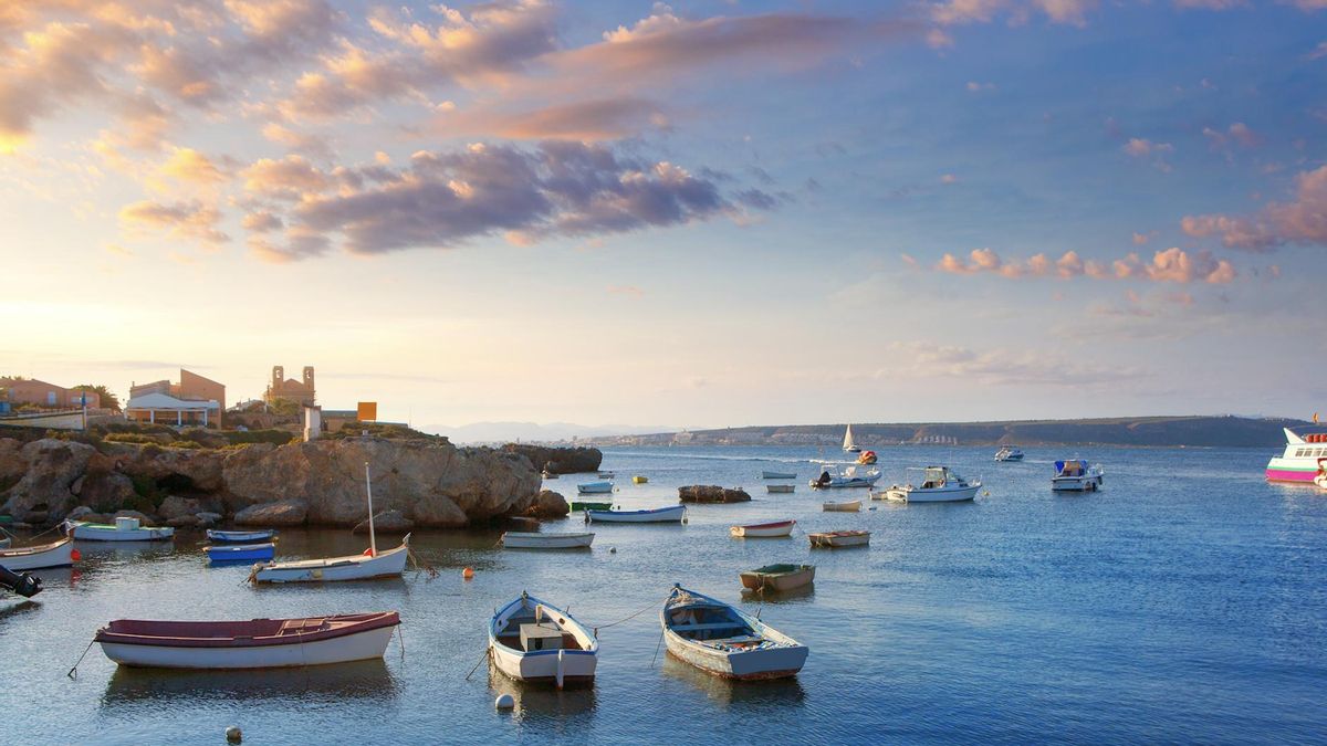 La preciosa isla del Mediterráneo que está declarada Conjunto Histórico y tiene aguas tan cristalinas como las del Caribe