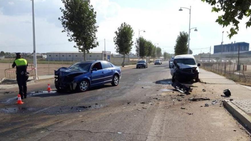 Aparatoso accidente en la carretera de Entrerríos