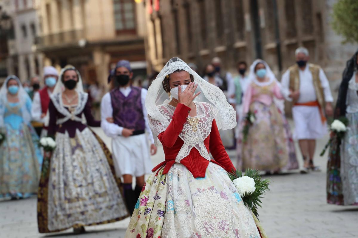 Búscate en el primer día de la ofrenda por la Calle Caballeros de las 20:00 a las 21:00