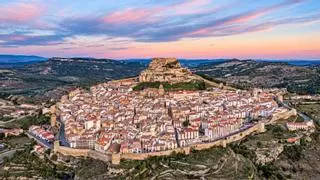 El pueblo amurallado más bonito de España está en Castellón y tiene pinturas rupestres Patrimonio de la Humanidad