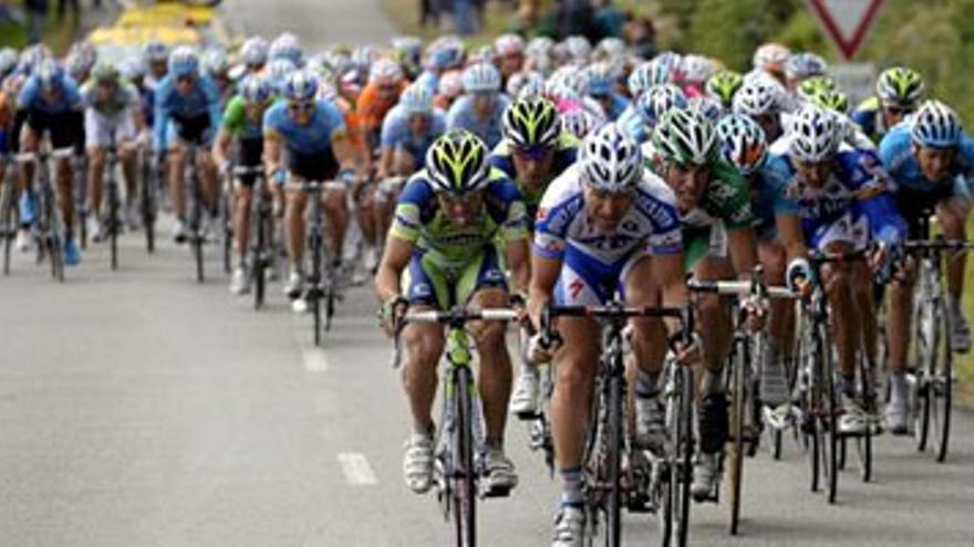 Cavendish gana al sprint la octava etapa y Kirchen sigue líder