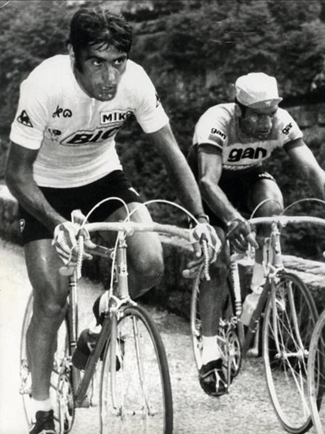 Raymon Poulidor (en segundo término, por supuesto), junto a Luis Ocaña, en el Tour de 1973.