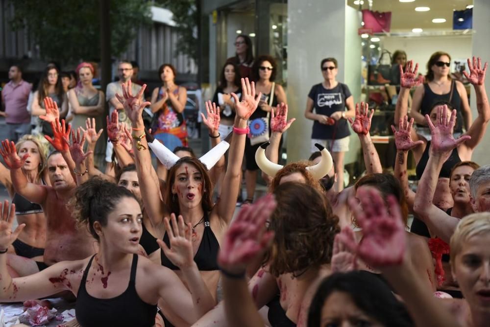 Performance contra el pregón de la Feria Taurina