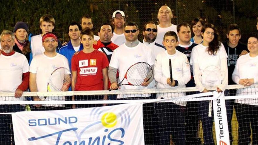 David Casinos compartió una clase de tenis en la escuela valenciana Sound Tennis.