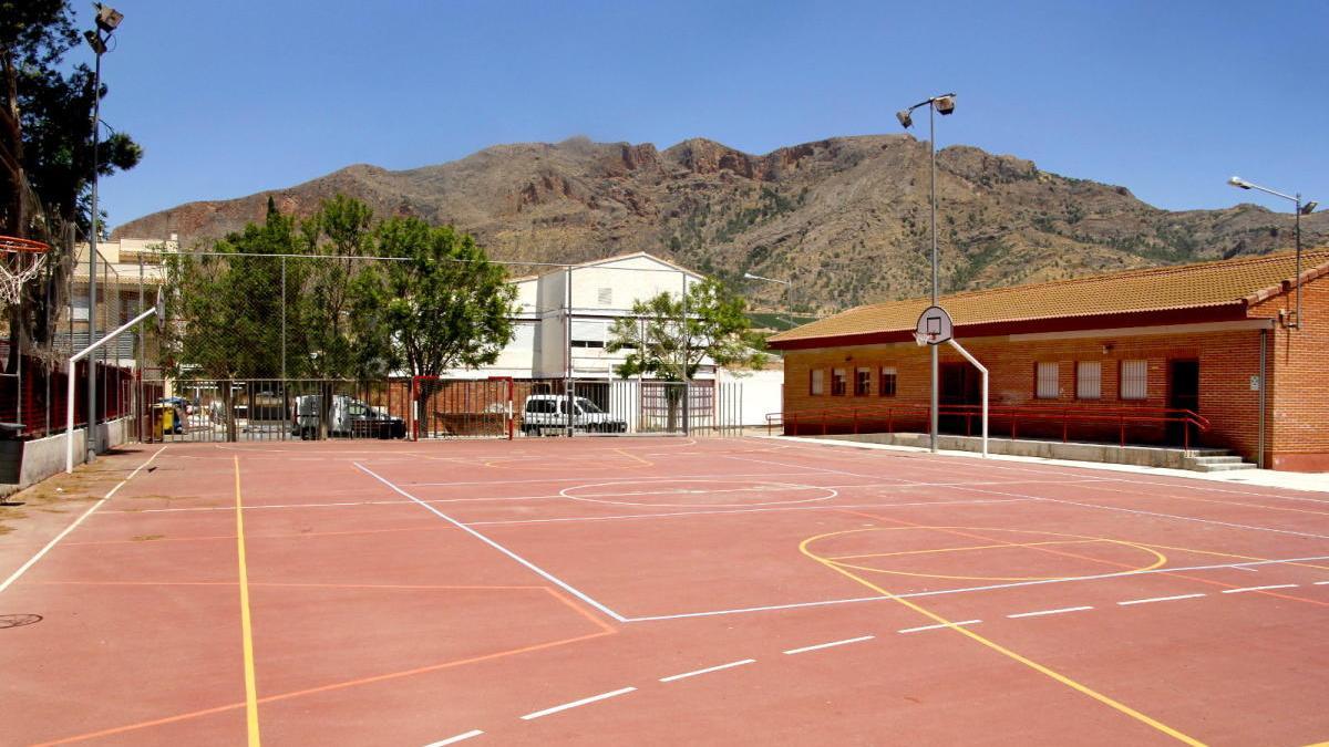Imagen del patio del colegio público Madre Esperanza de El Síscar (Santomera)