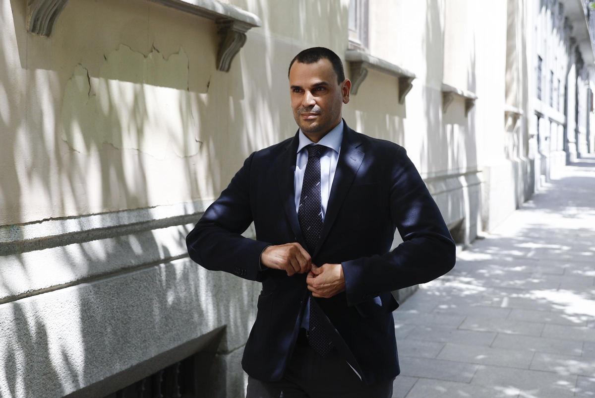 Aplazan la declaración del novio de Ayuso al pedir las acusaciones investigar más delitos