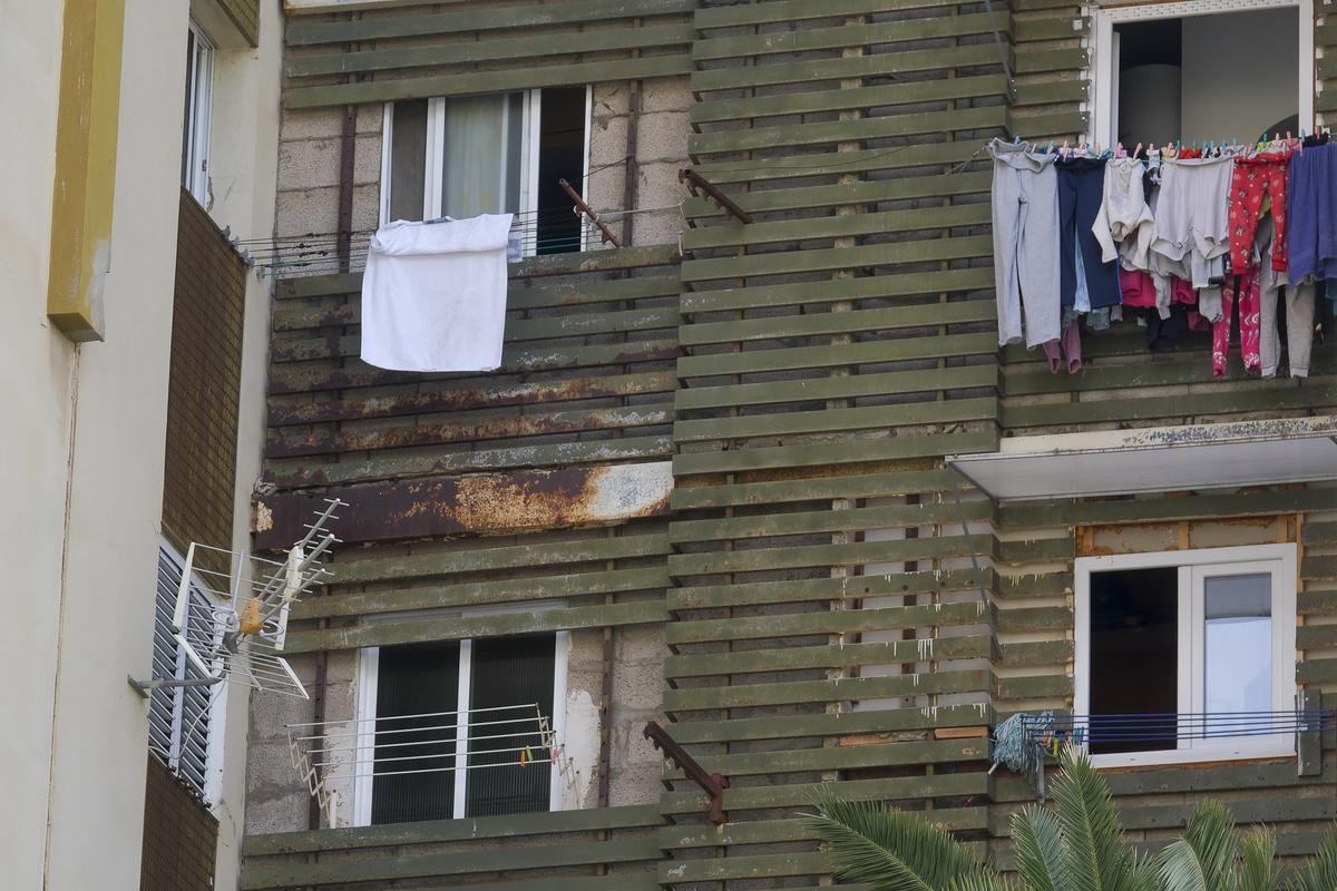 Balcones oxidados en Jinámar.