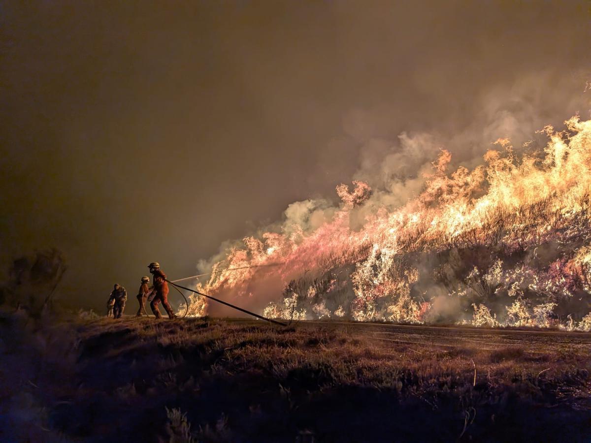 Bomberos valencianos, en primera línea en León.