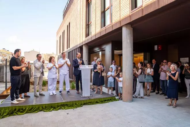 Inauguració del nou Cap de Sant Fruitós de Bages, Dr Pere Moran Medina, amb familiars i el conseller de presidència Albert Dalmau