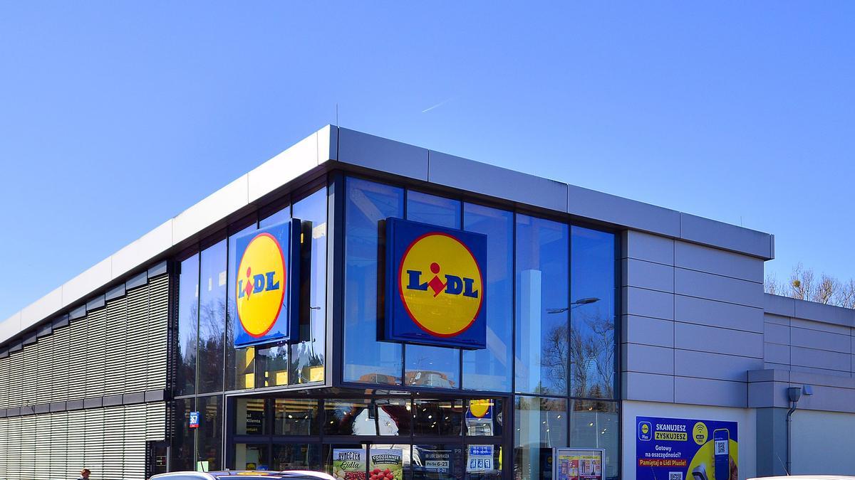 Mañana se esperan colas kilométricas en Action para conseguir el sofá cama de terraza más barato del mercado: ideal para echar la siesta también en el jardín