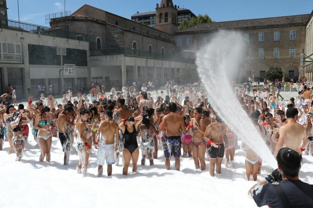 Baño de despedidas en un campamento de récord