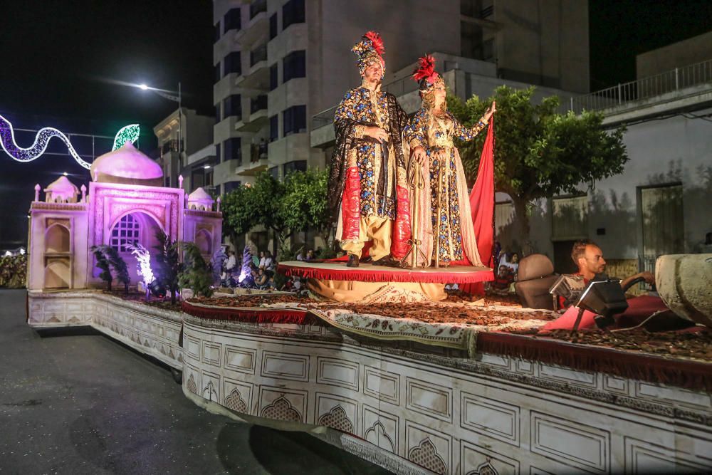 Las comparsas Benimerines y Sarracenos cierran los desfiles de Moros y Cristianos y dan paso hoy a la procesión de San Roque y la Despedida del Santo