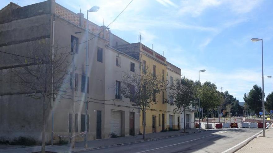 Ontinyent anuncia el derribo de 5 casas en el tramo final de la avenida Generalitat
