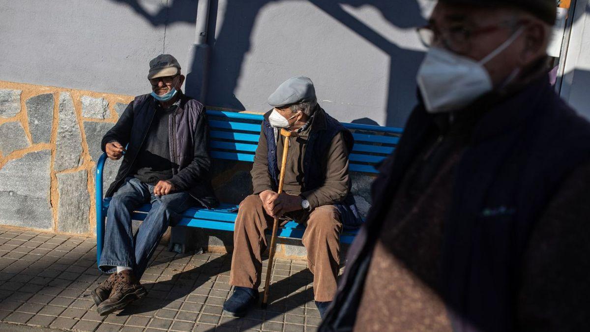 Tres vecinos, en la localidad de Santovenia.