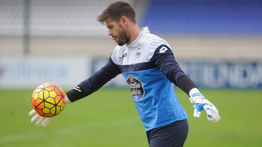 Fabricio durante un entrenamiento en Abegondo.