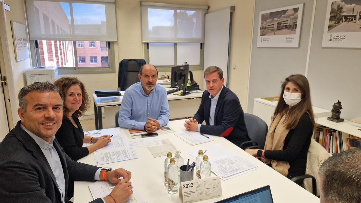 Reunión de Cerdà y Amorós con la dirección general de Infraestructures Educatives.