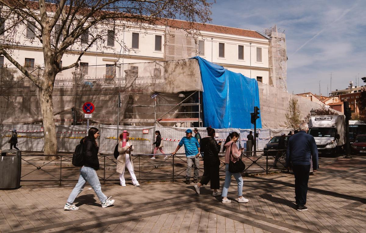 Jonipunto, Suso33, Okuda, Ampparito y Spogo son algunos de los artistas que han participado en el proyecto 'Muros'.