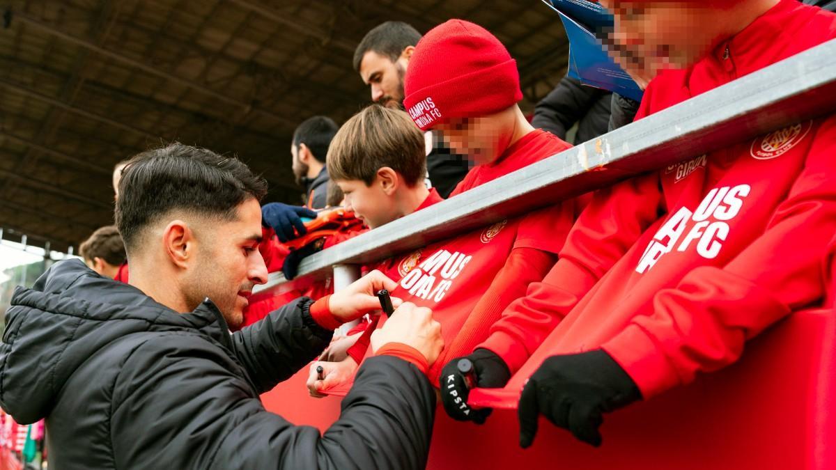 Juanpe, firmando autógrafos