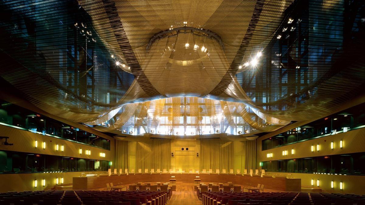 Archivo - La Gran Sala de vistas del Tribunal de Justicia de la UE (TJUE), con sede en Luxemburgo.