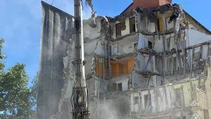 Sant Roc enderroca els seus últims blocs amb aluminosi