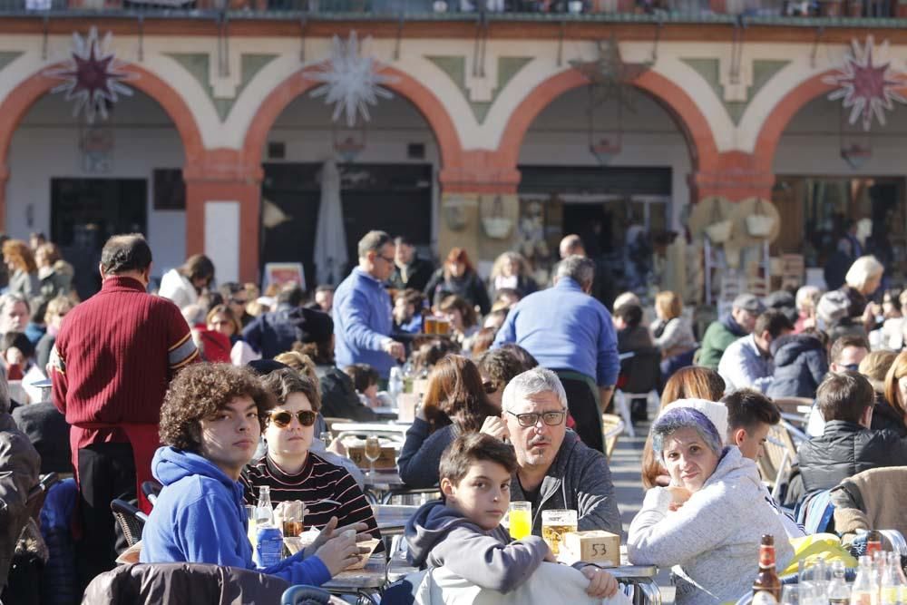 Ambiente festivo en las calles de Córdoba