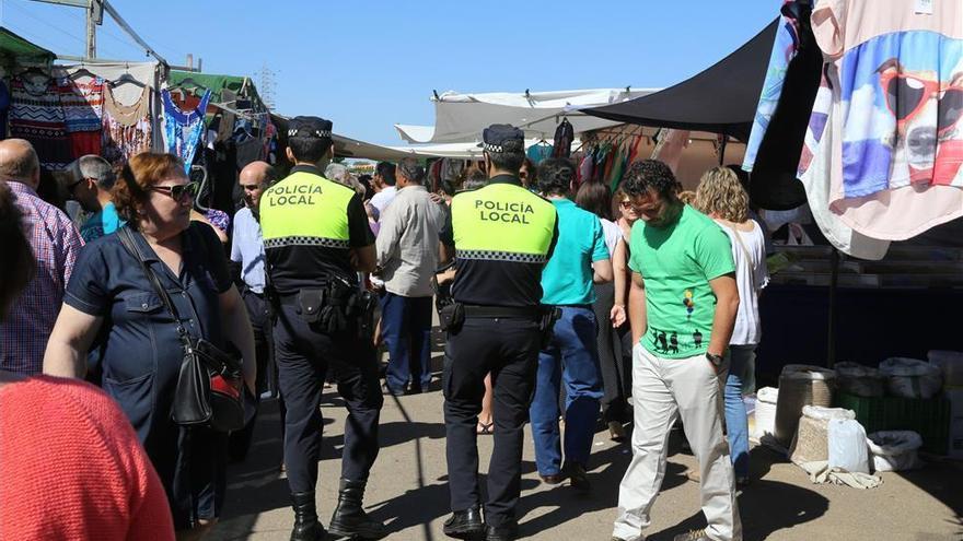 Badajoz reabre su mercadillo el martes 9 con pasillos más amplios y puestos más pequeños