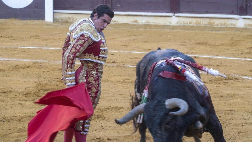 Colombo cortó dos orejas a un Miura al que se dio una excesiva vuelta al ruedo
