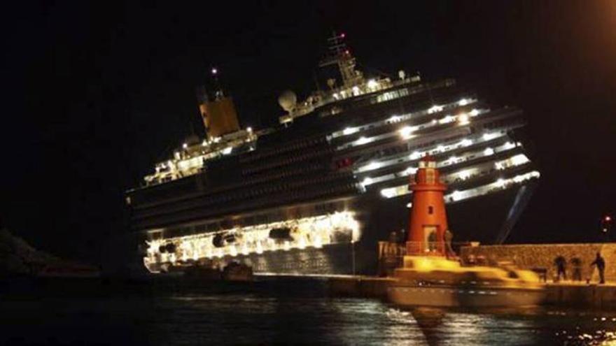 Tres personas mueren, 40 resultan heridas y 70 desaparecidas al encallar un crucero en Italia