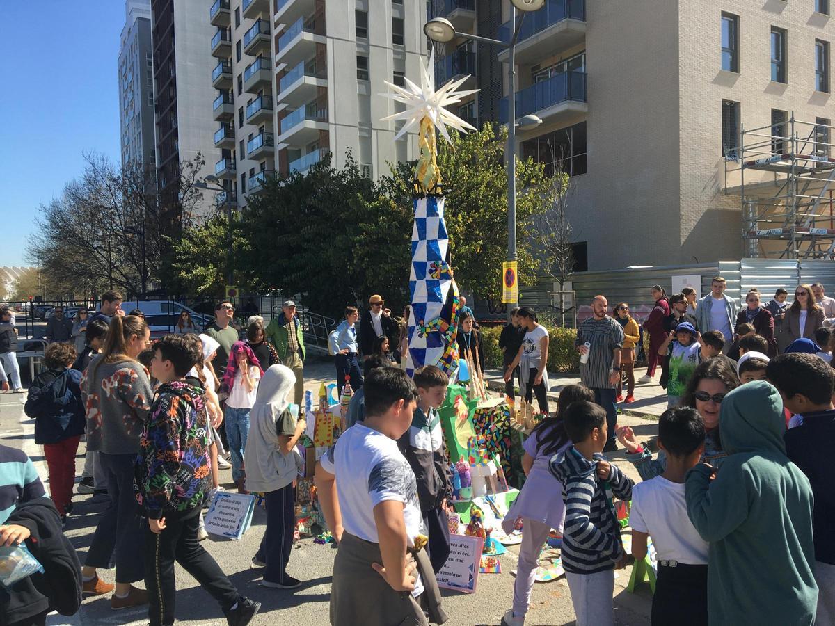 La falla d'enguany del CEIP Les Arts de València ha estat dedicada a Gaudí.