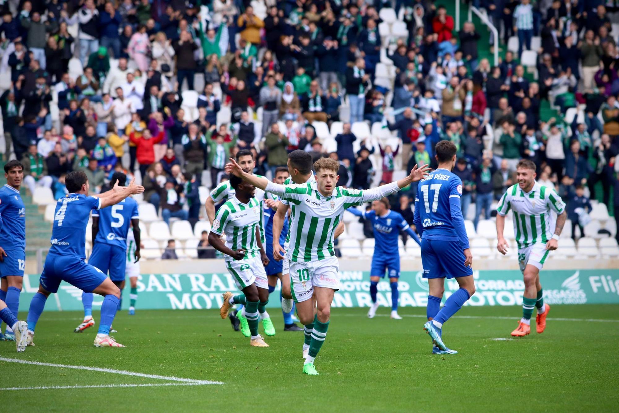 Córdoba CF-Melilla: el partido de El Arcángel en imágenes