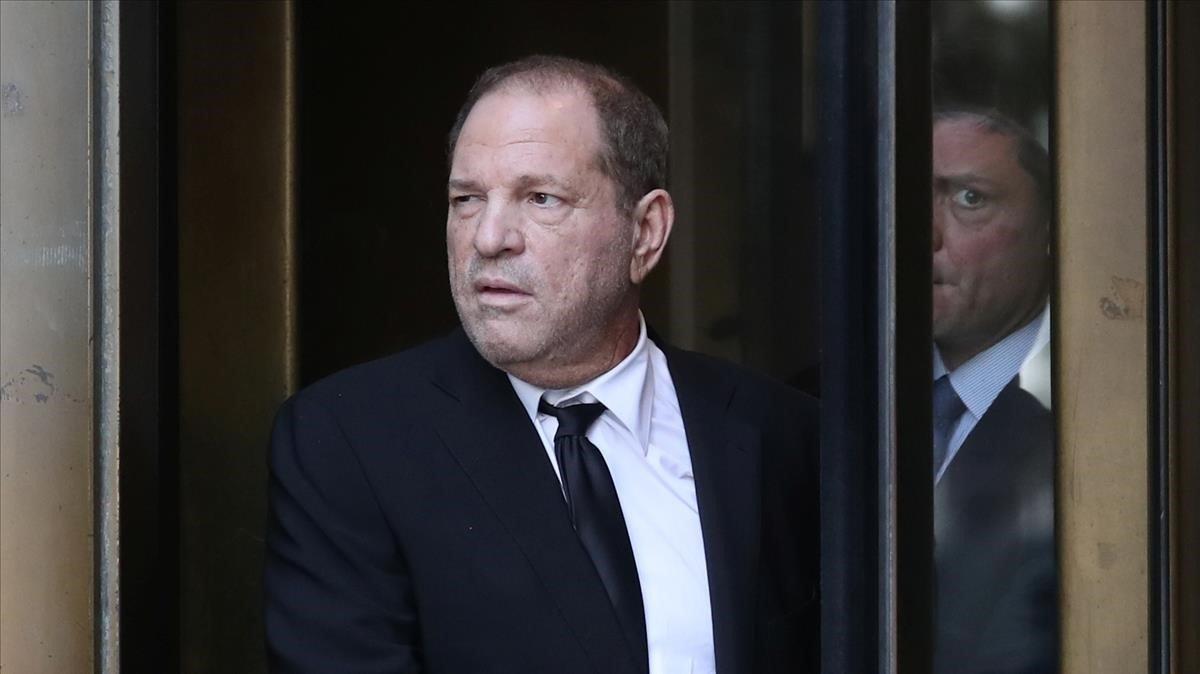 lmmarco49574498 film producer harvey weinstein leaves new york supreme court190826163155