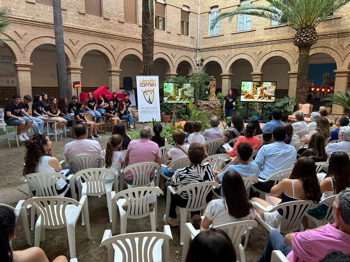 Fotogalería I El alumnado del colegio Virgen del Carmen de Vila-real celebra nueva edición del 'Carmel Talks'