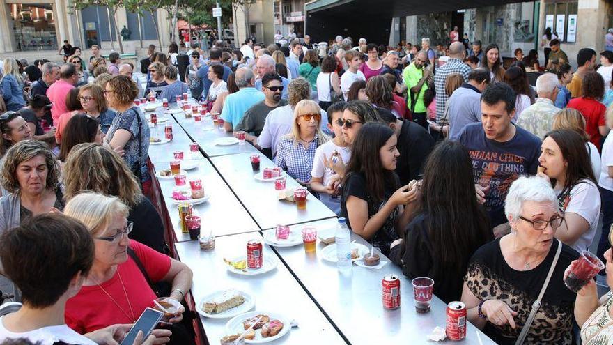 1.650 tapas solidarias contra el cáncer en Vila-real