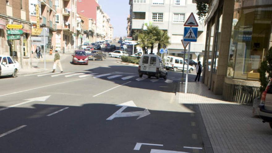 Parada en el número 5 de la Avenida El Ferial señalizada el pasado viernes.