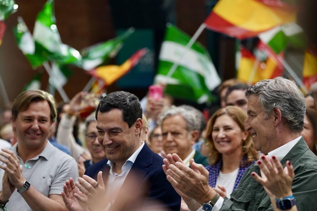 Mitin del candidato a la presidencia de la Junta de Andalucía, Juanma Moreno Bonilla, junto al presidente del PP nacional, Alberto Núñez Feijoo, en Carranque