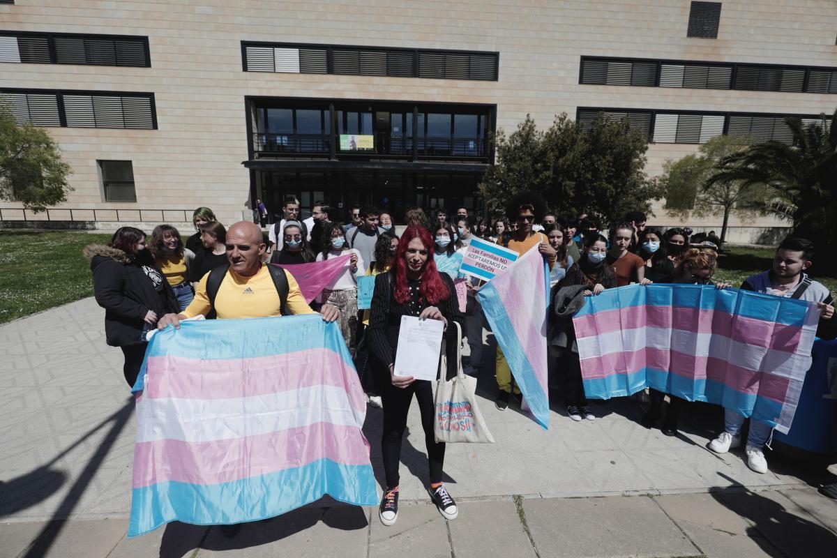 La UIB suspende por las protestas una conferencia sobre transexualidad La UIB suspende por las protestas una conferencia sobre transexualidad