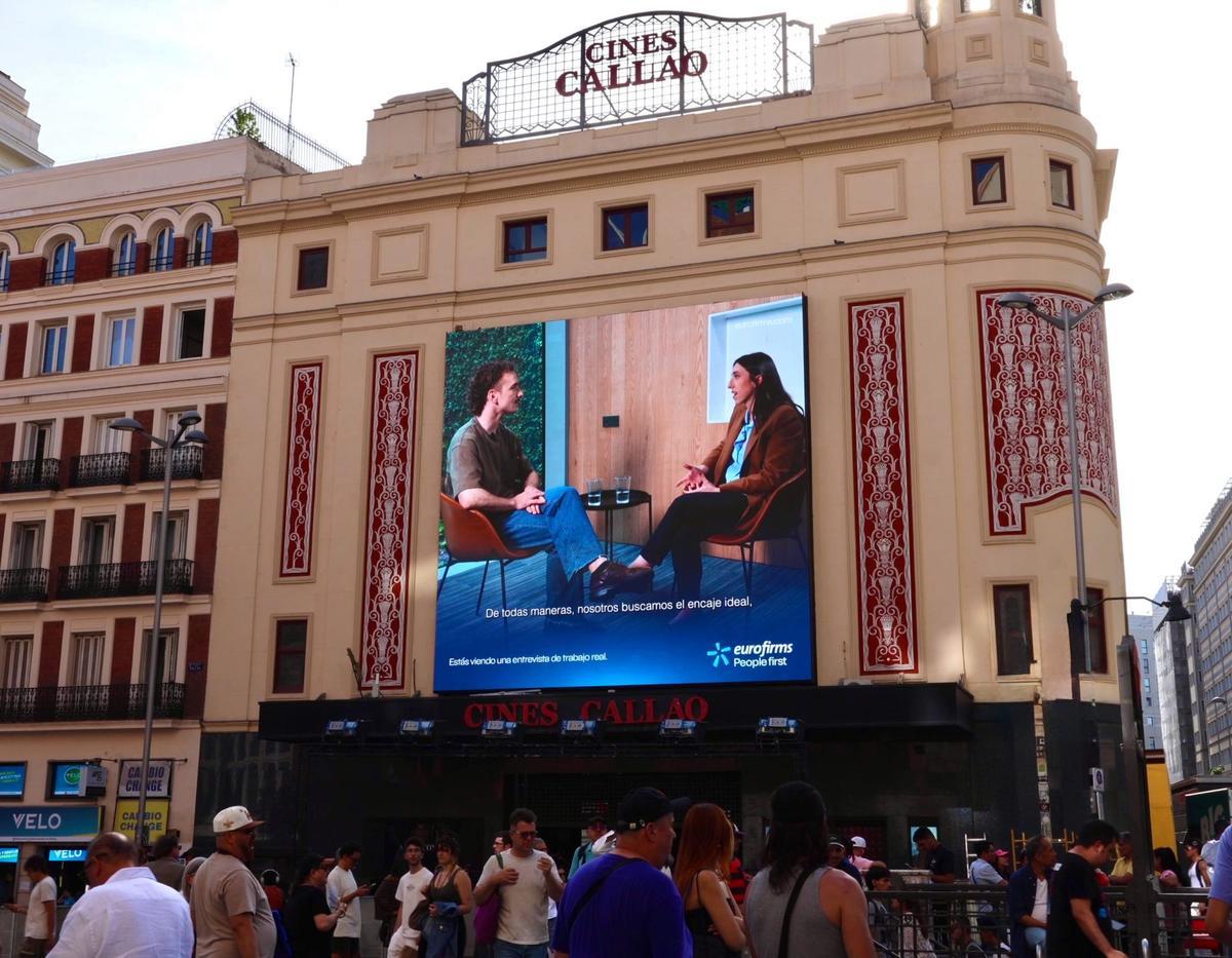Projecció d’una entrevista People first a la gran pantalla dels cinemes Callao de Madrid