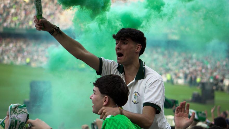 Así ha sonado el himno del Real Betis Balompié en el Benito Villamarín