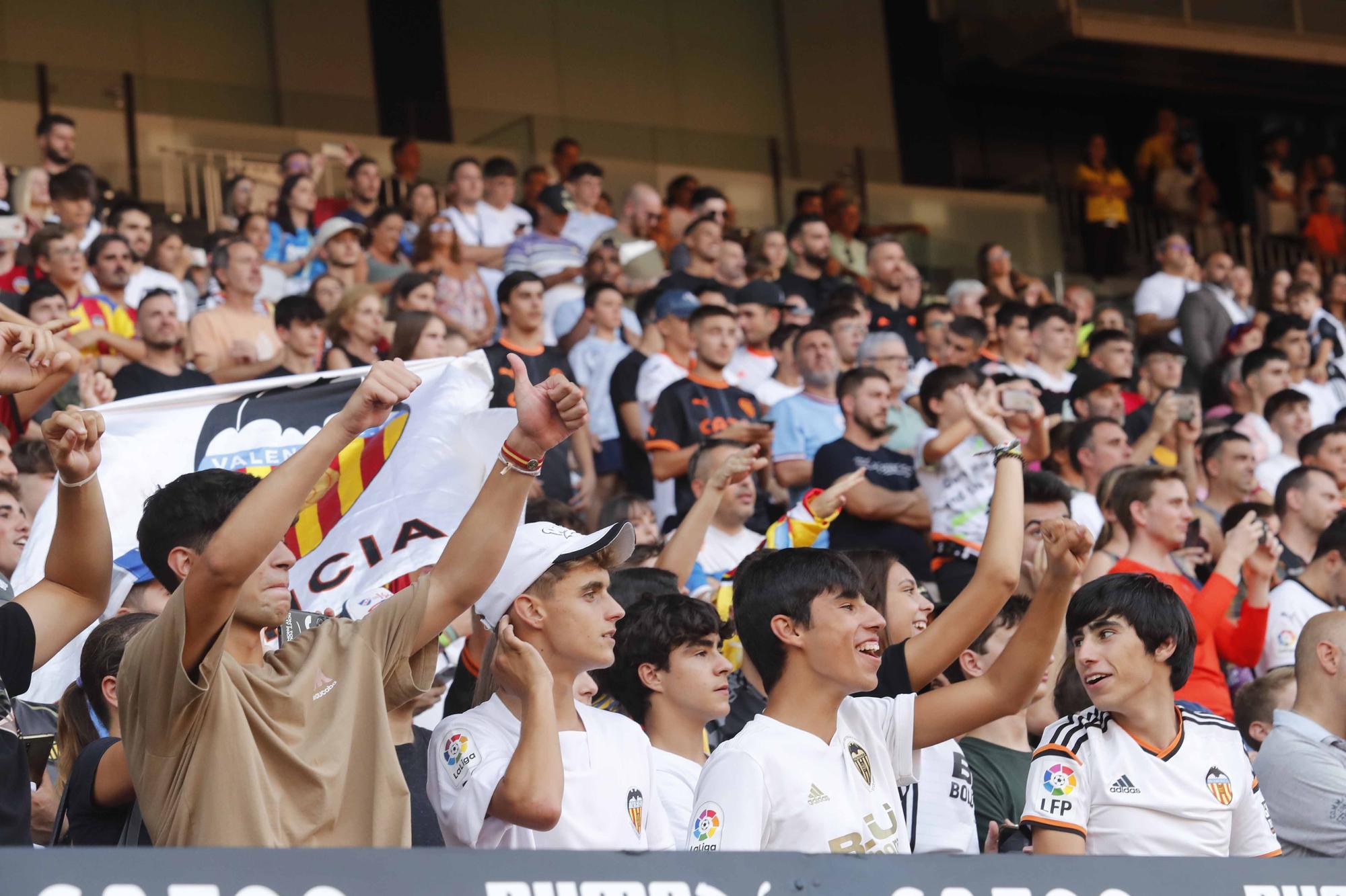 Búscate en la presentación de los fichajes del Valencia CF